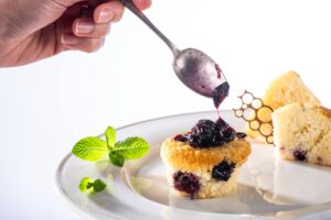 Brioșe pufoase cu afine – gustare sănătoasă pentru energie naturală