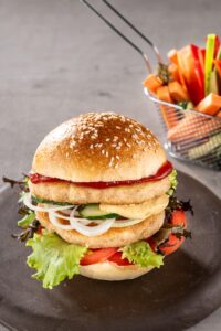 Burger sănătos din carne de pui Bravito