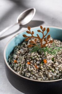 Garnitură de orez brun cu quinoa