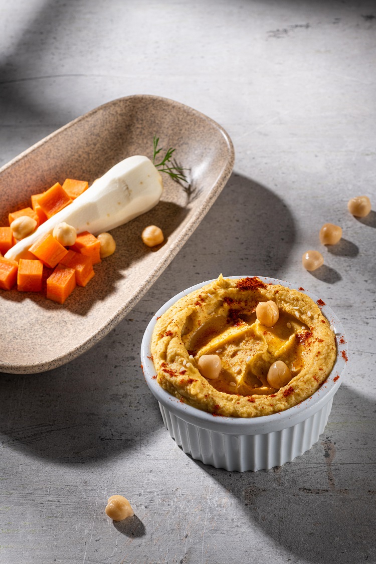 Humus cu rădăcinoase – gust cremos și echilibru nutrițional pentru campioni